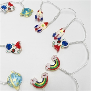 LED lyskæde med raketter, astronauter, planeter og regnbuer 